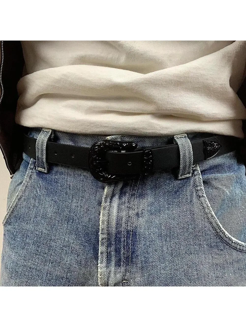 Vintage 90s style Black western belt with black belt buckle. 40 inches fits a